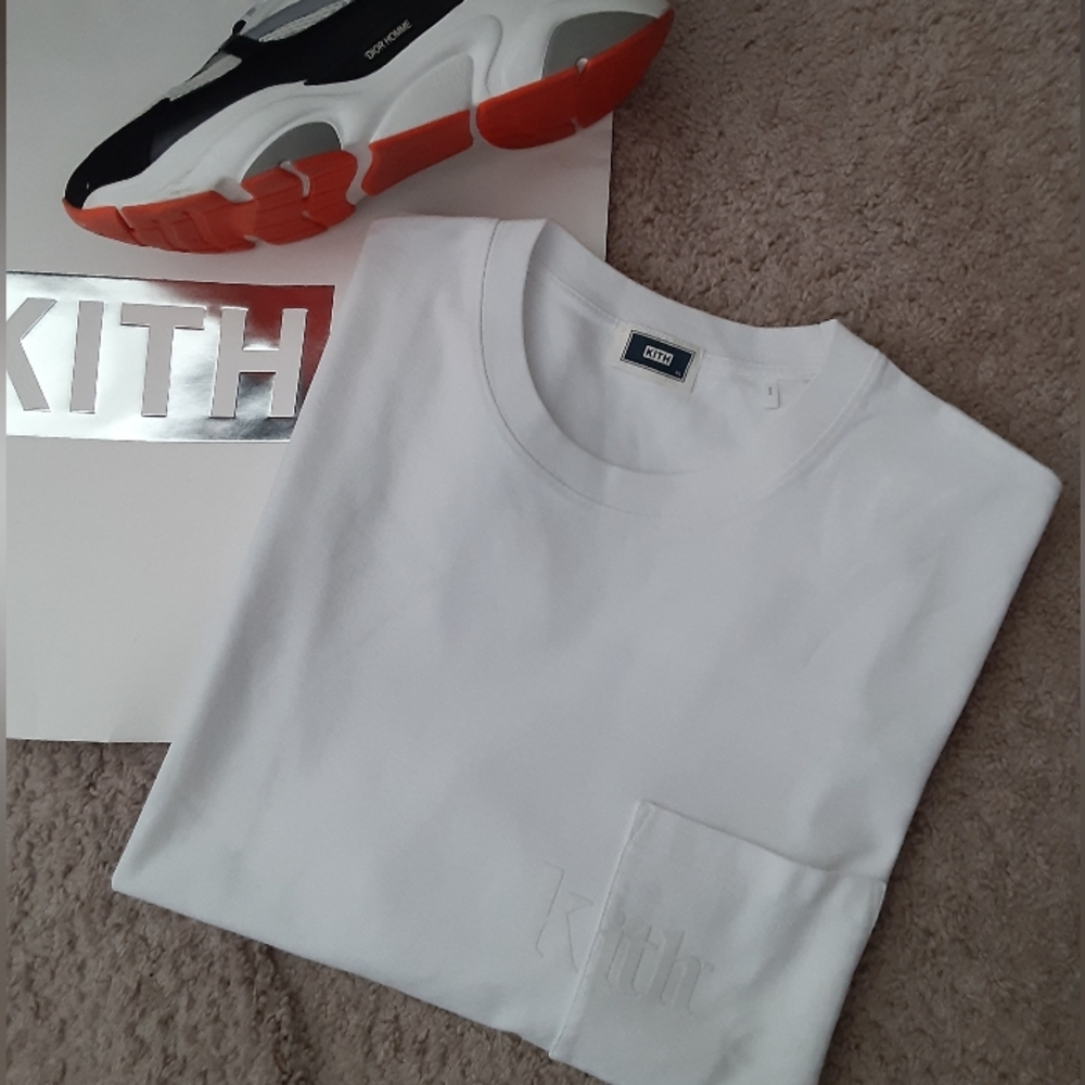 MEN'S KITH LOGO POCKET SHORT SLEEVE TSHIRT